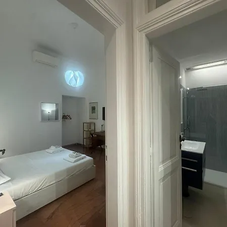 Beautiful In Authentic Trastevere Apartment *