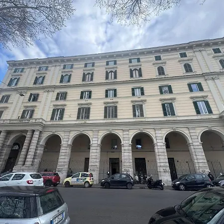 Beautiful In Authentic Trastevere Apartment *
