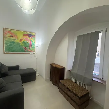 Beautiful In Authentic Trastevere Apartment *