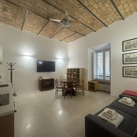Beautiful In Authentic Trastevere Apartment Rom